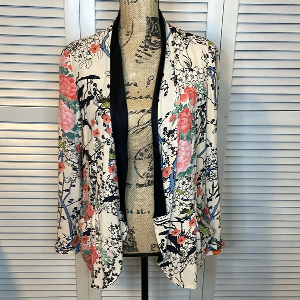 EUC Zara Woman Floral Jacket - Sz Small